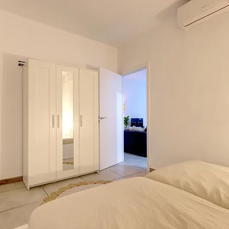Casa Martina Centre 아파트 에스테포나